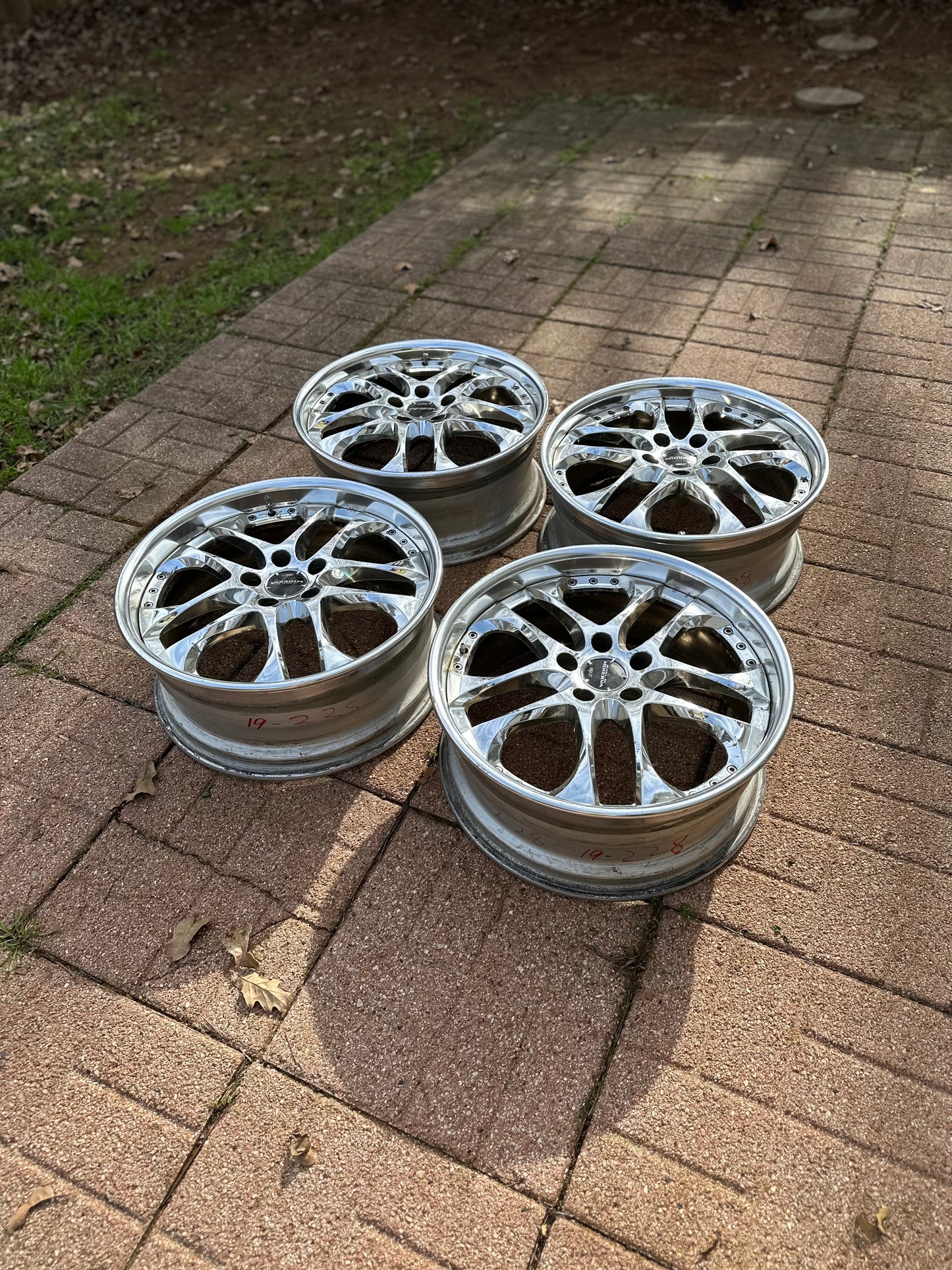 SSR MINERVA 19 inch 8+37 8+41 5x114.3