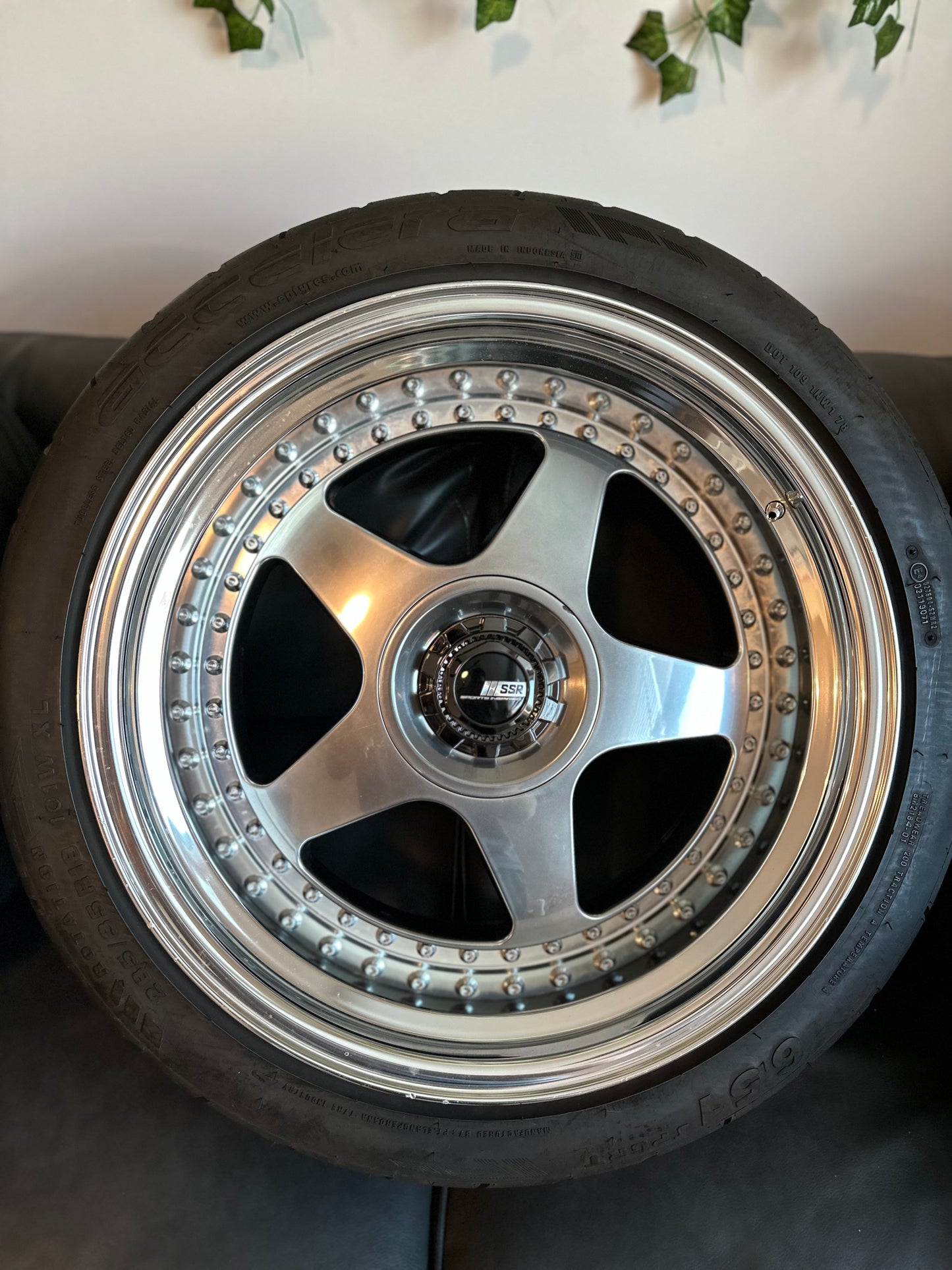 SSR SP6 18 inch 10.5j +18 5x114.3/112